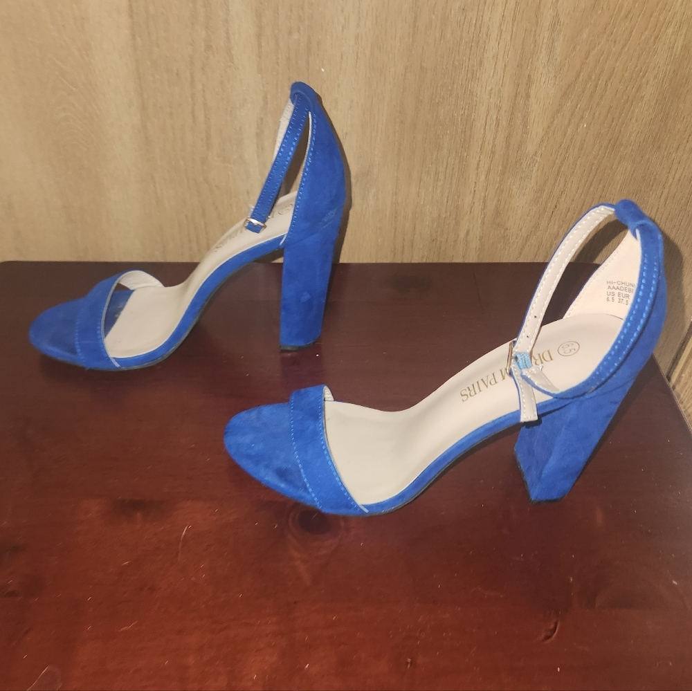 Dream Pairs Blue Velvet Chunky Block Heels Size 6.5